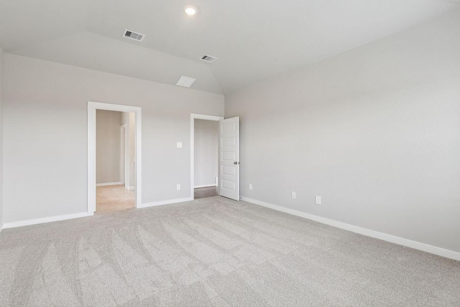 Spacious, unfurnished interior of a new home in Massey Oaks - Premier Series, Pearland (Image 23). Spacious, unfurnished interior of a new home in Massey Oaks - Premier Series, Pearland (Image 23).