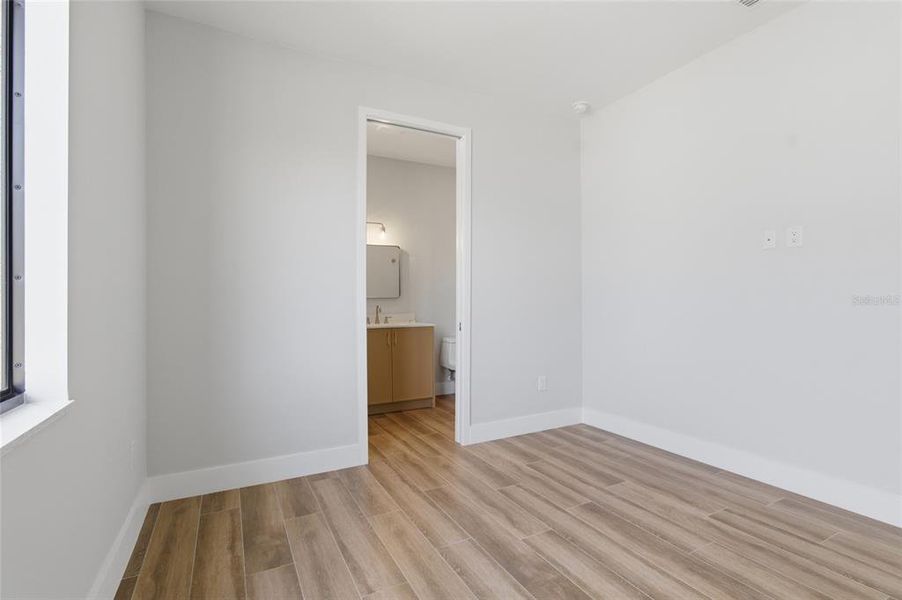 Spacious, unfurnished interior of a new home in , Port Charlotte (Image 51).