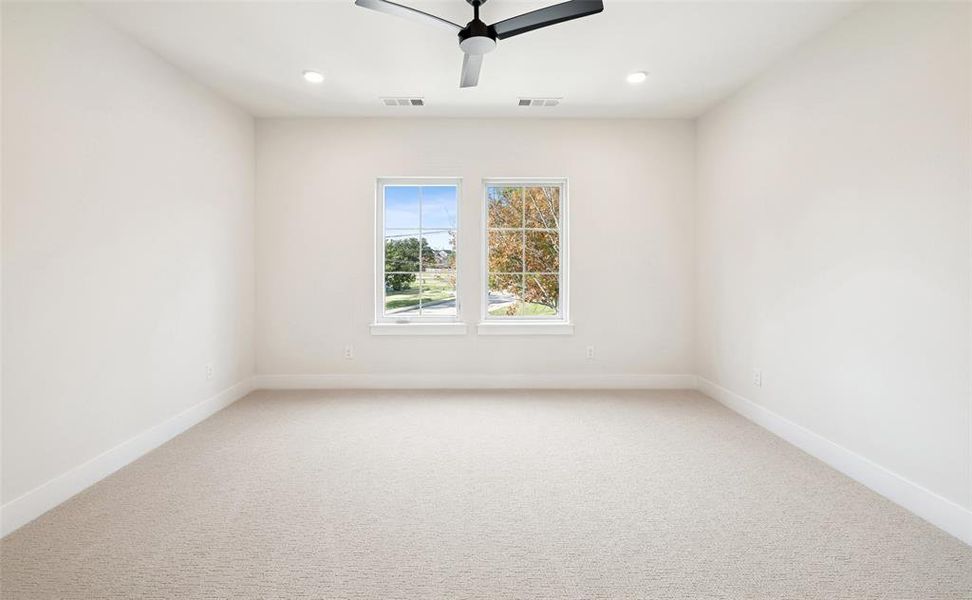Spacious, unfurnished interior of a new home in , Roanoke (Image 36).