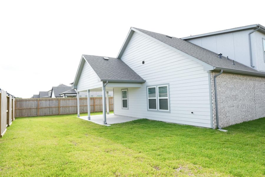Exterior details and patio area of a home in Foxtail Palms, Manvel (Image 3).