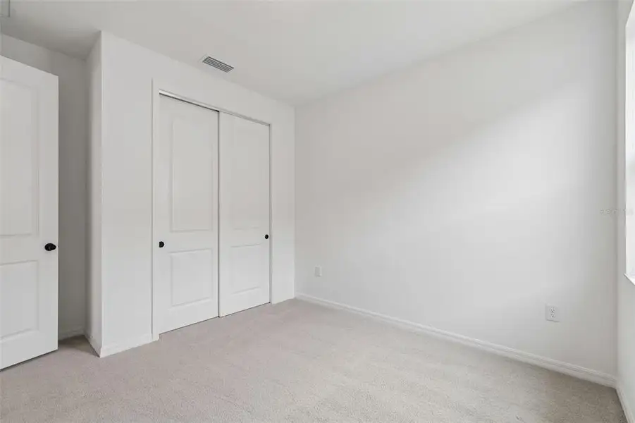 Spacious, unfurnished interior of a new home in Isles at Bayview, Parrish (Image 69). Spacious, unfurnished interior of a new home in Isles at Bayview, Parrish (Image 69).