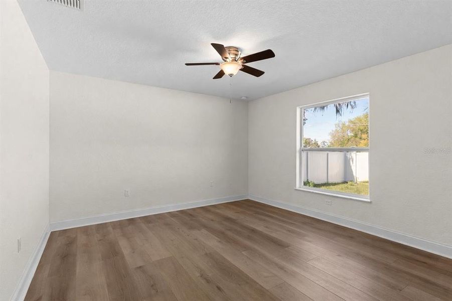 Spacious, unfurnished interior of a new home in , Auburndale (Image 17).