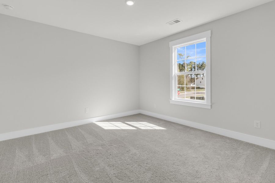 Spacious, unfurnished interior of a new home in Six Oaks, Summerville (Image 20).