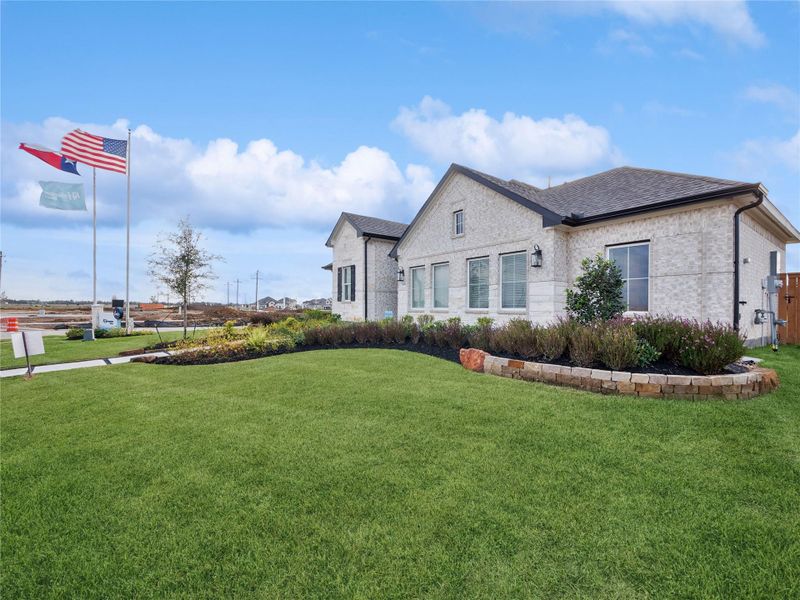 One story home with 3 beds, 3 baths, and 3 car garage on a corner lot! One story home with 3 beds, 3 baths, and 3 car garage on a corner lot!