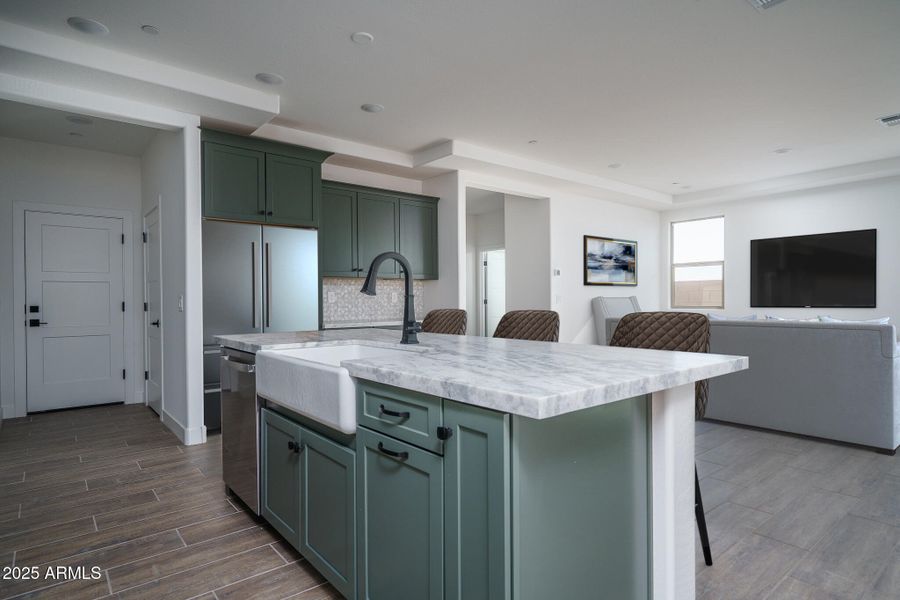 10VS) KITCHEN 10VS) KITCHEN