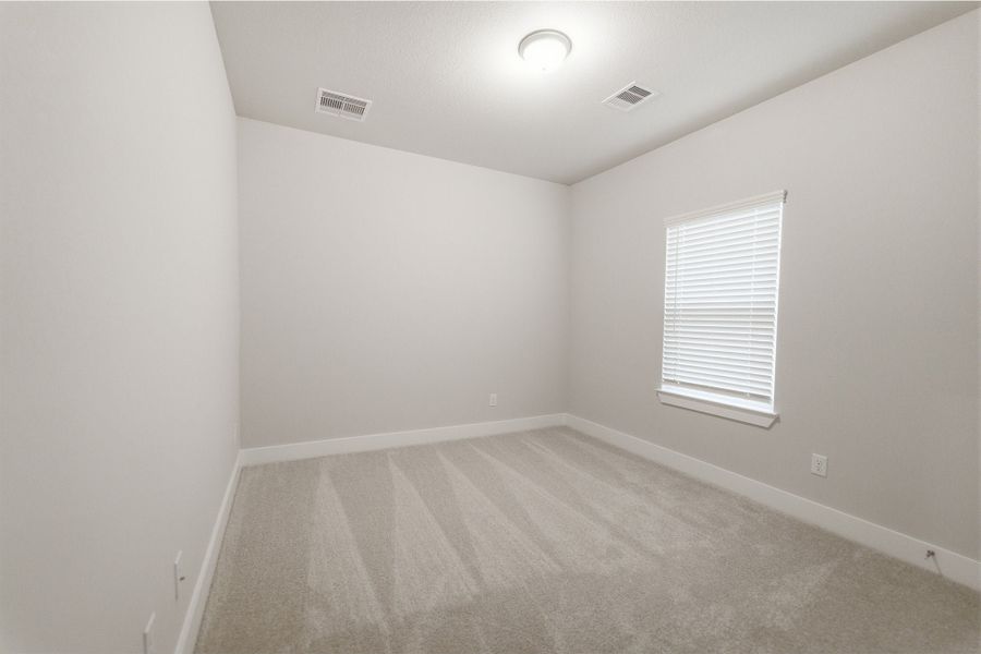 Spacious, unfurnished interior of a new home in Massey Oaks, Pearland (Image 28).