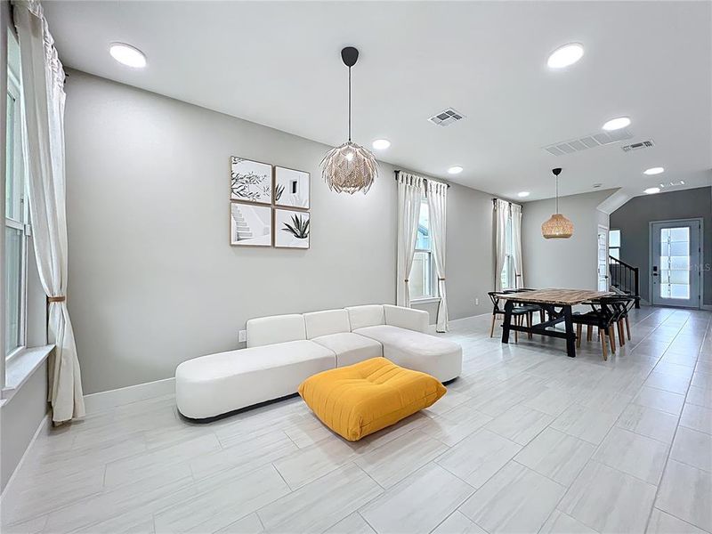 Furnished interior view inside a new home in , Winter Garden (Image 14).