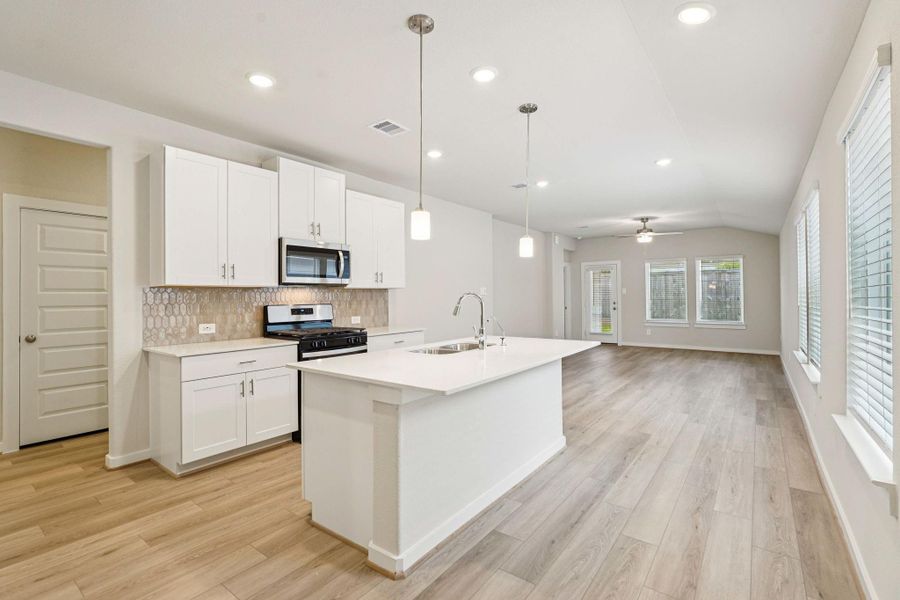 Image 4 of a home in Mavera. Image 4 of a home in Mavera.