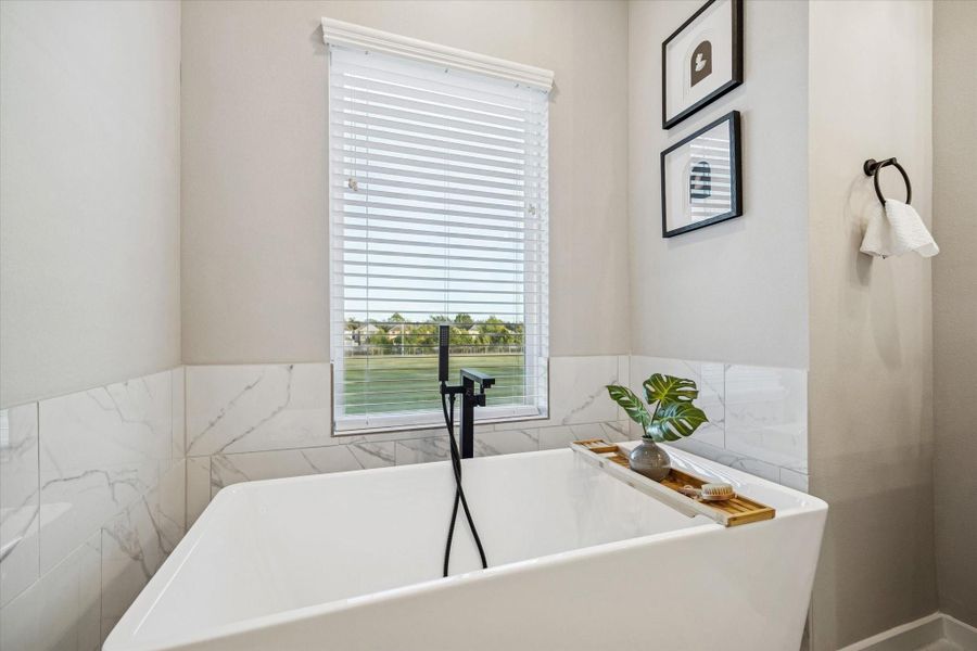 *Photos are of model home located in the community to reference finishes* *Photos are of model home located in the community to reference finishes*