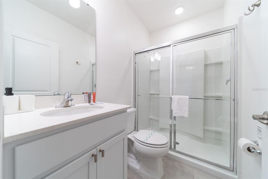 Furnished interior view inside a new home in , Orlando (Image 47).