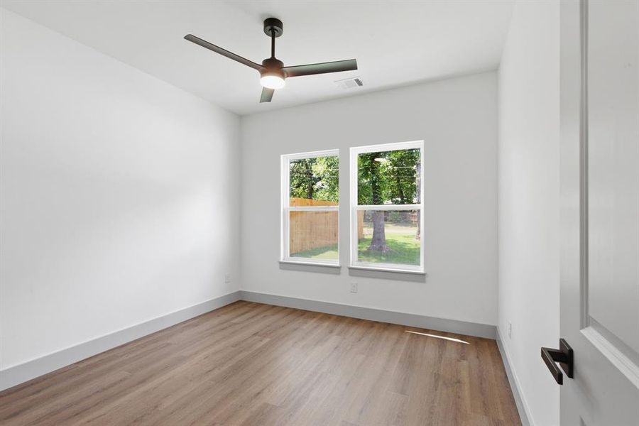 Spacious, unfurnished interior of a new home in , Log Cabin (Image 24).