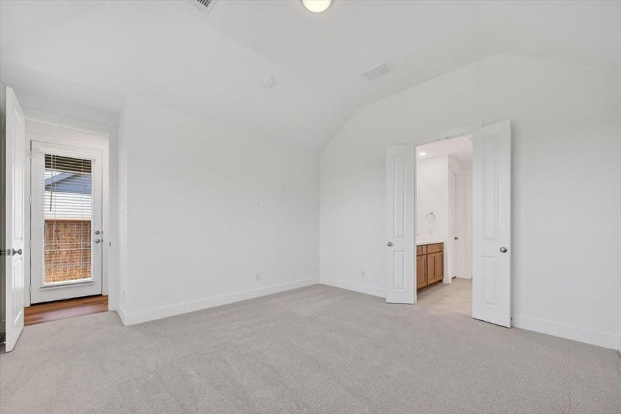 Spacious, unfurnished interior of a new home in Hillstead, Lavon (Image 20).