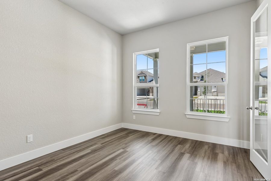 Spacious, unfurnished interior of a new home in Weltner Farms 60’s, New Braunfels (Image 17).