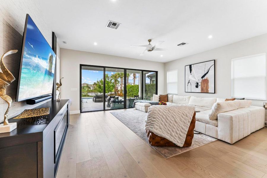 12490 Solana Bay_living room