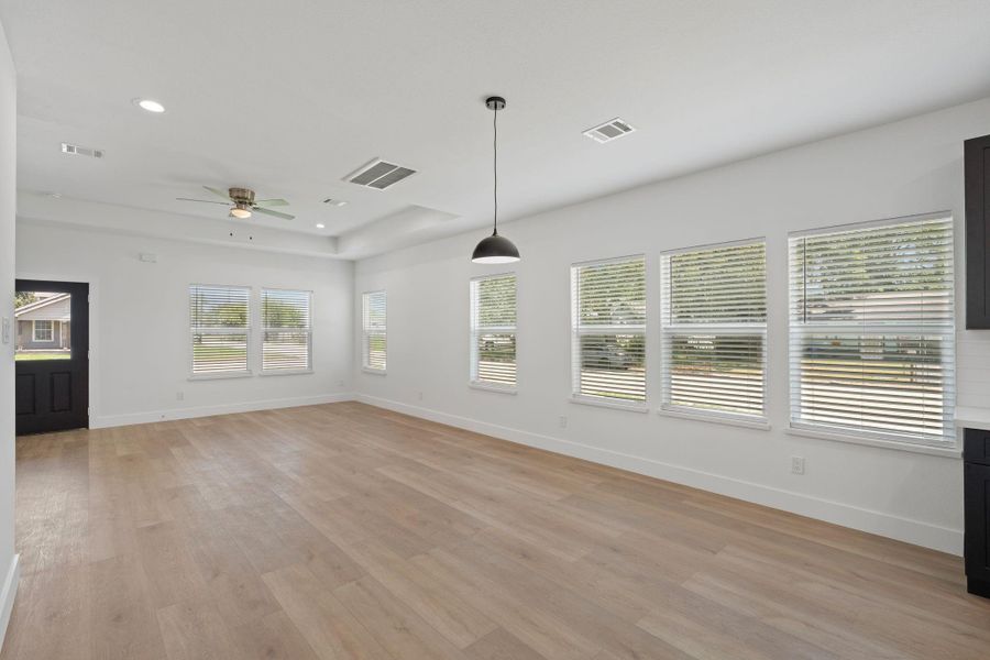 Spacious, unfurnished interior of a new home in , Baytown (Image 12).
