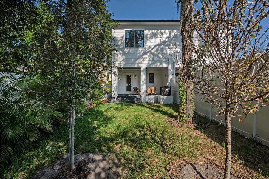 Exterior details and patio area of a home in , Tampa (Image 31).