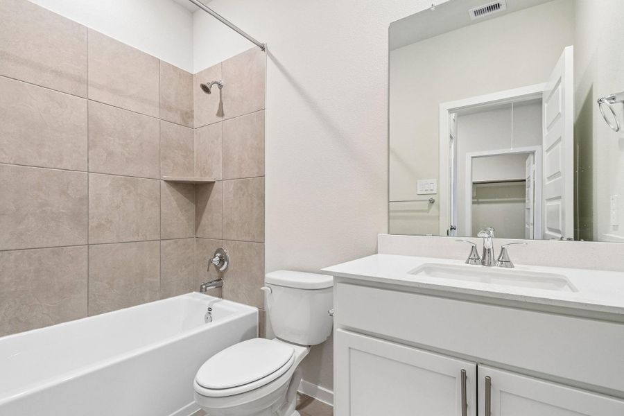 Furnished interior view inside a new home in Cole Creek Crossing, Houston (Image 4). Furnished interior view inside a new home in Cole Creek Crossing, Houston (Image 4).