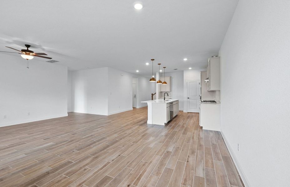 Spacious, unfurnished interior of a new home in Lagos, Manor (Image 32).