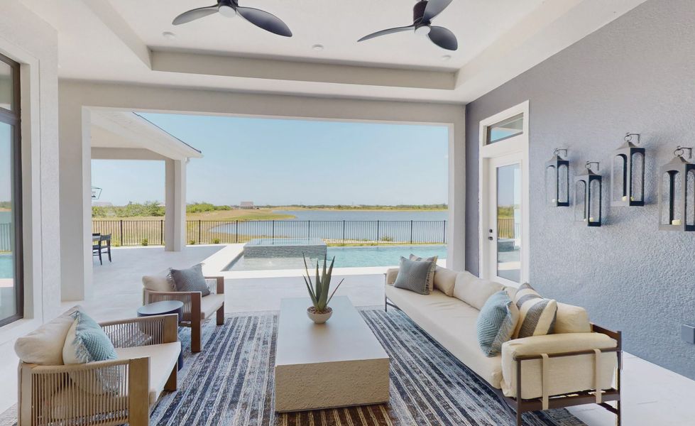 Exterior details and patio area of a home in Palmera, Venice (Image 26).