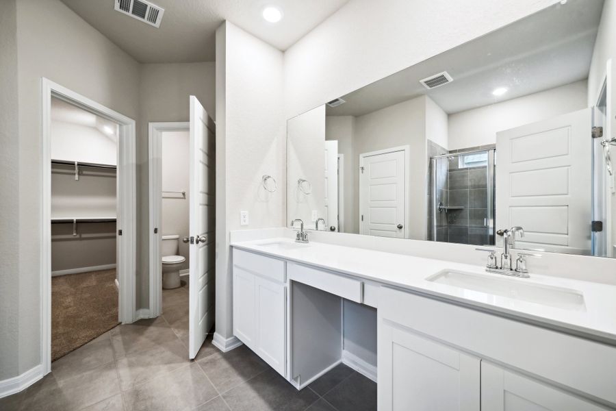 Primary bathroom in the Reynolds floorplan at a Meritage Homes community.