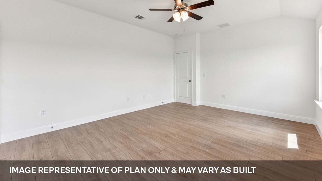Representative unfurnished interior of a home built from the The Grayson by D.R. Horton in Riverview, Georgetown (Image 35).