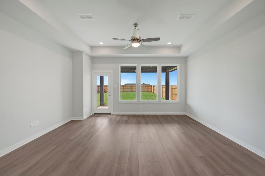 Spacious, unfurnished interior of a new home in Mason Woods, Cypress (Image 17).