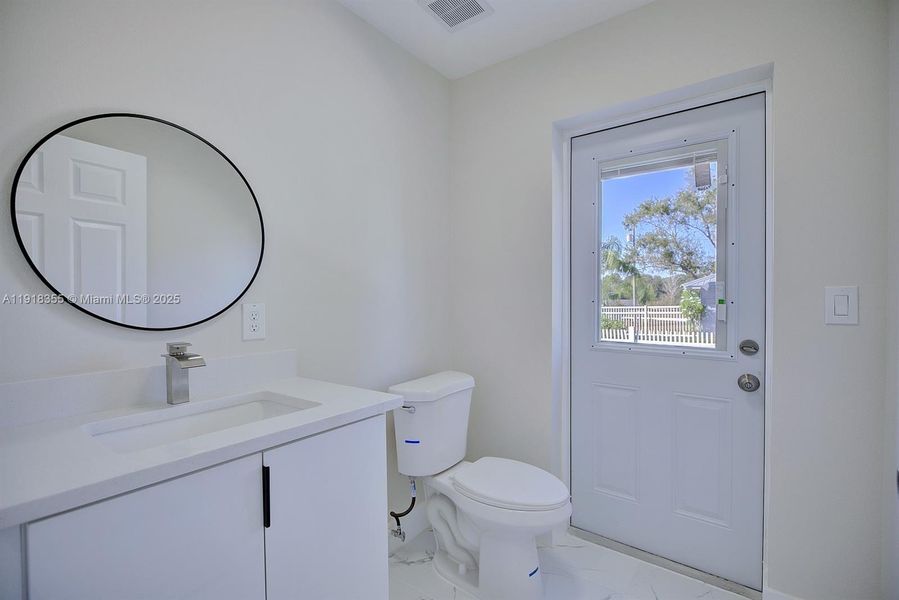Furnished interior view inside a new home in , Avon Park (Image 10).