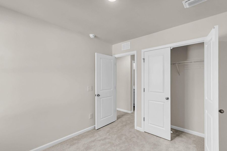 Spacious, unfurnished interior of a new home in , Summerville (Image 25).