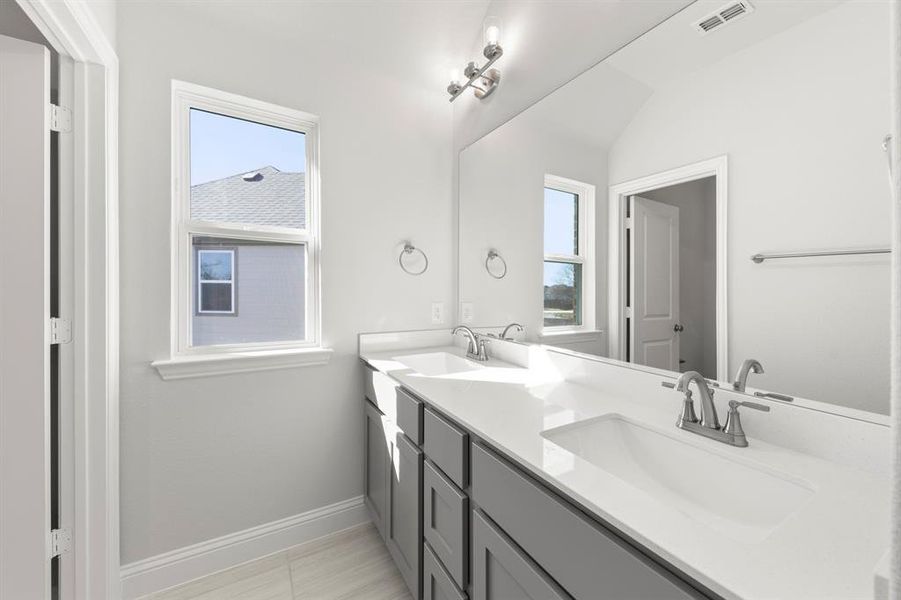 21. 2902 Hanscom - Bath (4)