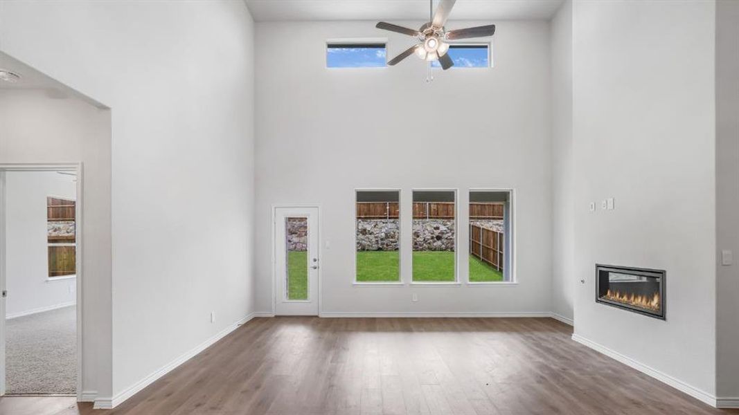 Spacious, unfurnished interior of a new home in The Landing at Hidden Lakes, McKinney (Image 17). Spacious, unfurnished interior of a new home in The Landing at Hidden Lakes, McKinney (Image 17).