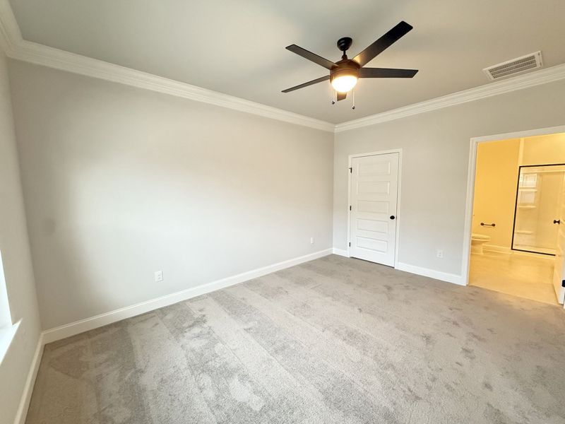 Spacious, unfurnished interior of a new home in Saddlebrook, Murfreesboro (Image 14).