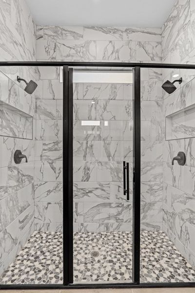 Representative furnished interior of a home built from the Sonoma by LEH. Homes in Tierra Del Este 90, El Paso (Image 20). Representative furnished interior of a home built from the Sonoma by LEH. Homes in Tierra Del Este 90, El Paso (Image 20).