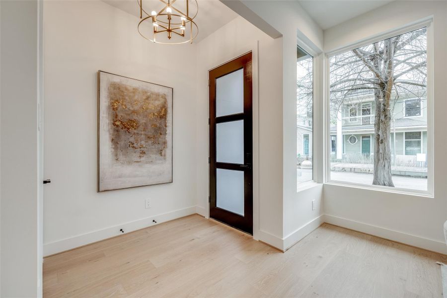 Spacious, unfurnished interior of a new home in , Houston (Image 19).