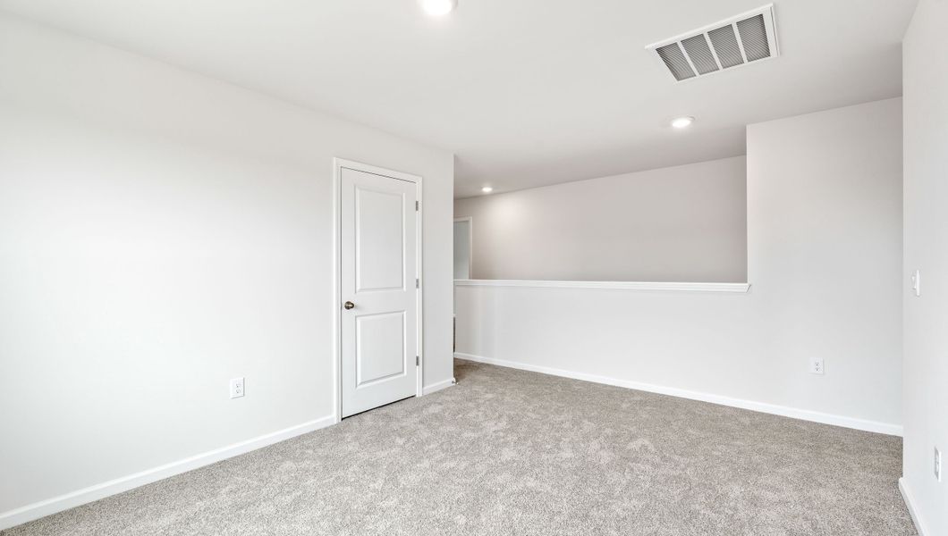 Spacious, unfurnished interior of a new home in Lakestone, Woodruff (Image 25).