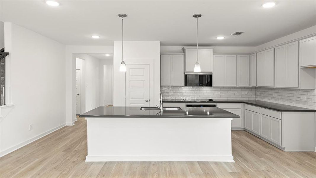 07. 1628 Elle - Kitchen