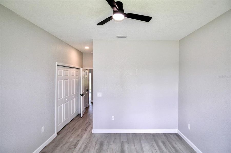 Spacious, unfurnished interior of a new home in , Sebring (Image 24).