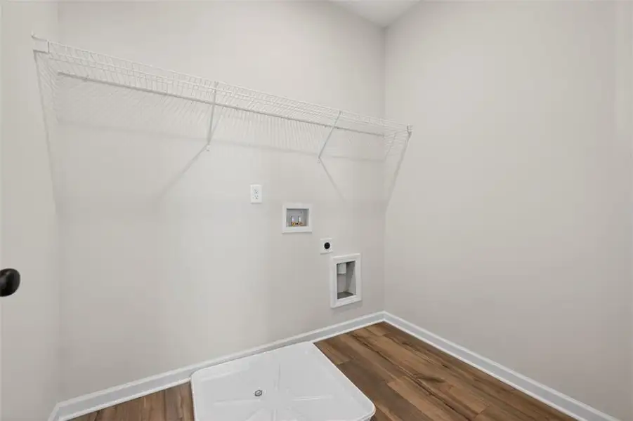 Spacious, unfurnished interior of a new home in Franklin Manor, Lawrenceville (Image 97).