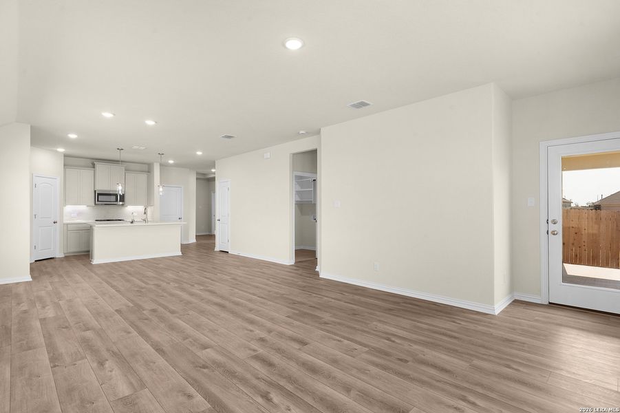 Spacious, unfurnished interior of a new home in Prairie Green, Converse (Image 20).