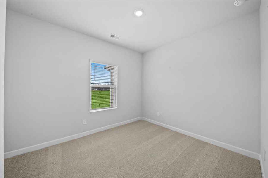 Spacious, unfurnished interior of a new home in Creek Ridge - Heritage Collection, Spartanburg (Image 15).