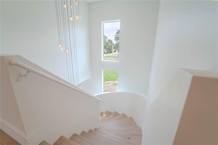 Spacious, unfurnished interior of a new home in , Tampa (Image 81).