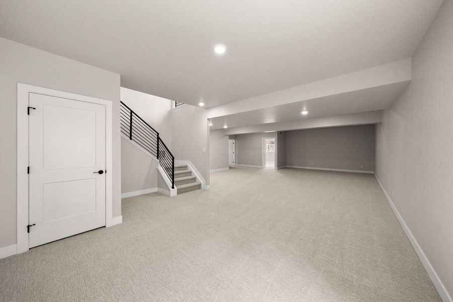 Spacious, unfurnished interior of a new home in Trumark Homes at Sterling Ranch, Littleton (Image 34).