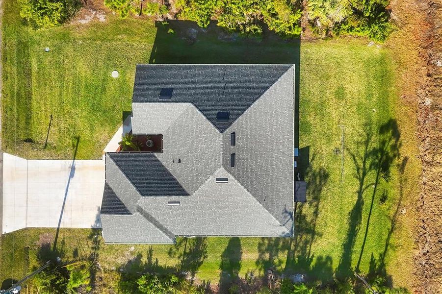 Exterior details and patio area of a home in , Port Charlotte (Image 4). Exterior details and patio area of a home in , Port Charlotte (Image 4).