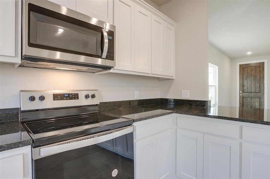 Furnished interior view inside a new home in , Itasca (Image 7). Furnished interior view inside a new home in , Itasca (Image 7).