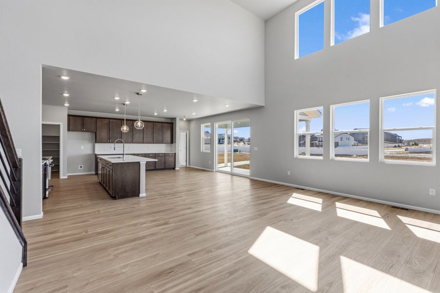 Spacious, unfurnished interior of a new home in The Estates Collection at Murphy Creek, Aurora (Image 15).