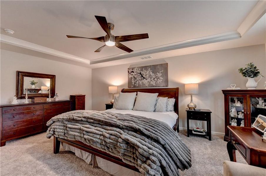 Furnished interior view inside a new home in Haverhill Farms, Bethlehem (Image 7).