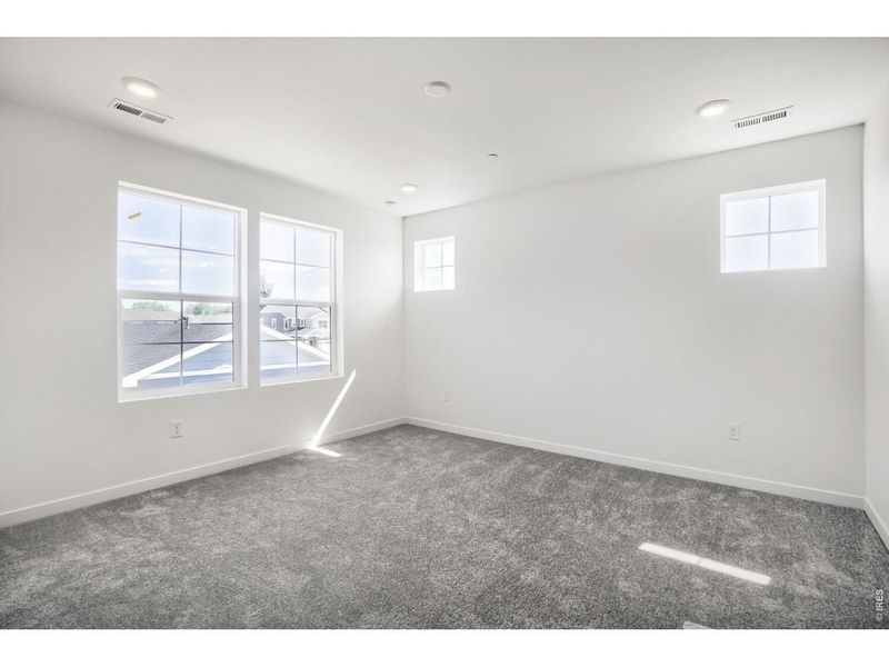 Spacious, unfurnished interior of a new home in Timber Lark, Fort Collins (Image 9).