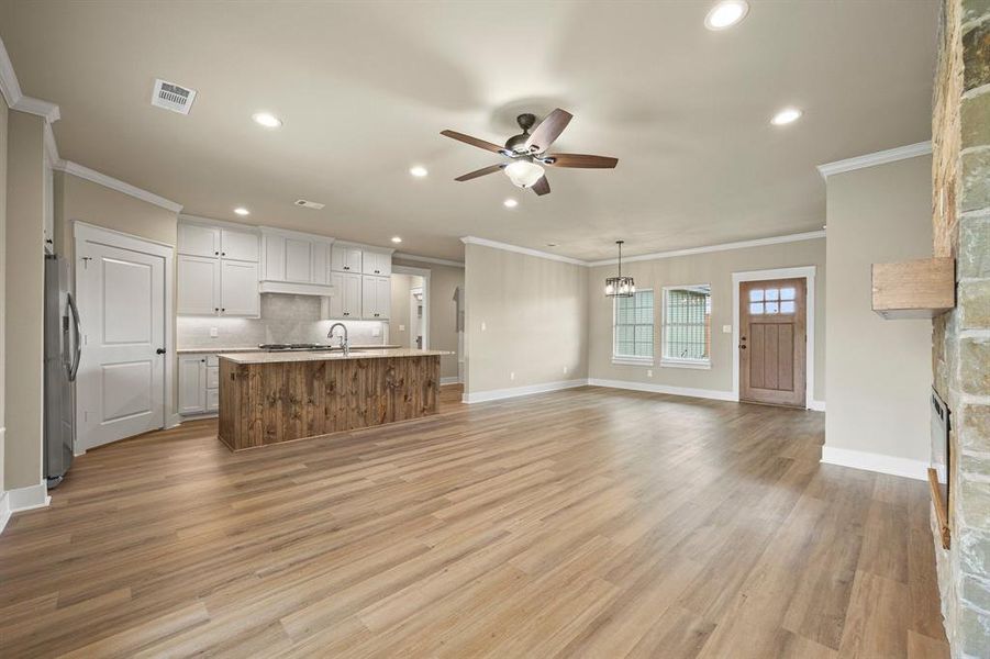 Spacious, unfurnished interior of a new home in , Greenville (Image 14).
