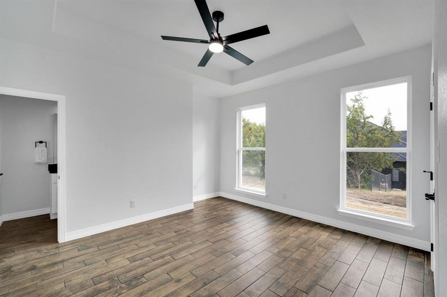 Spacious, unfurnished interior of a new home in , Waxahachie (Image 34).