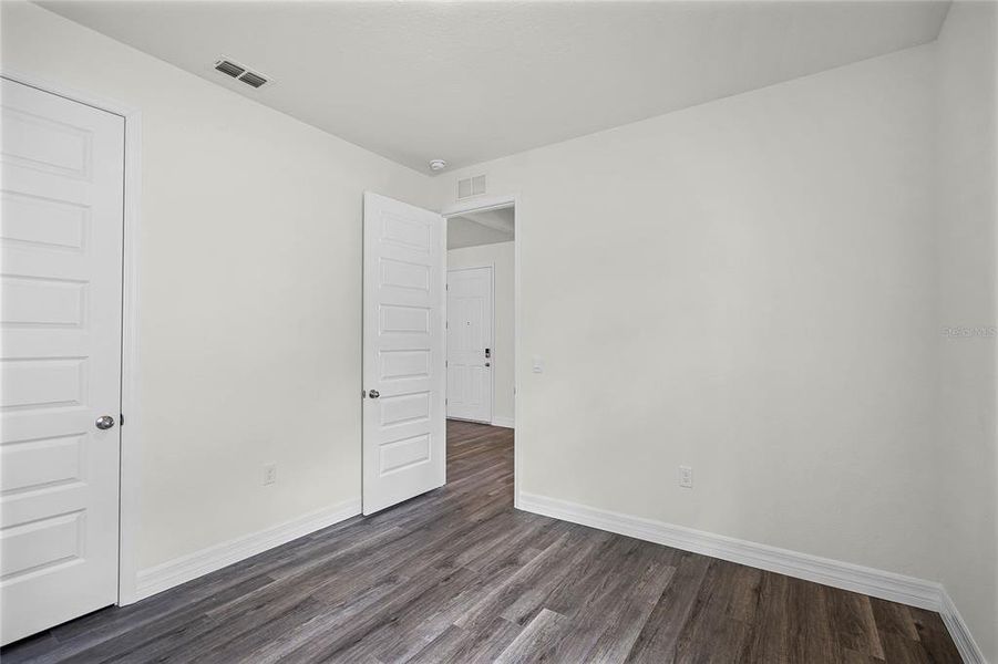 Spacious, unfurnished interior of a new home in Lakes of Mount Dora, Mount Dora (Image 19).