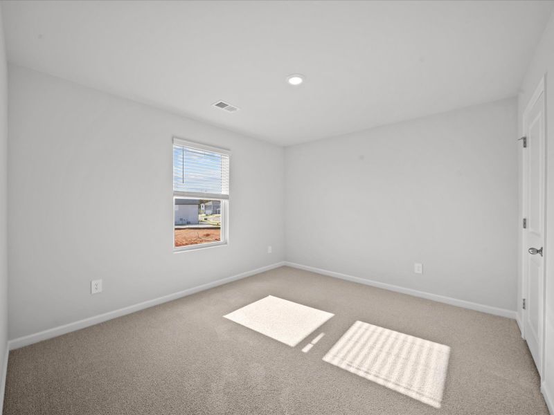 Spacious, unfurnished interior of a new home in Pleasant Brook, Greenville (Image 18).